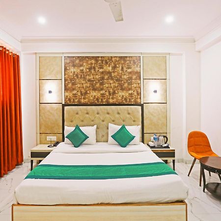 The Almora Residency - Complimentary Airport Trasnfer Hotel New Delhi Bagian luar foto