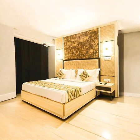 The Almora Residency - Complimentary Airport Trasnfer Hotel New Delhi Bagian luar foto