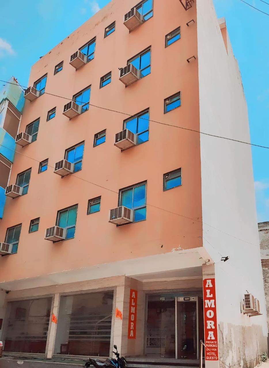 The Almora Residency - Complimentary Airport Trasnfer Hotel New Delhi Bagian luar foto