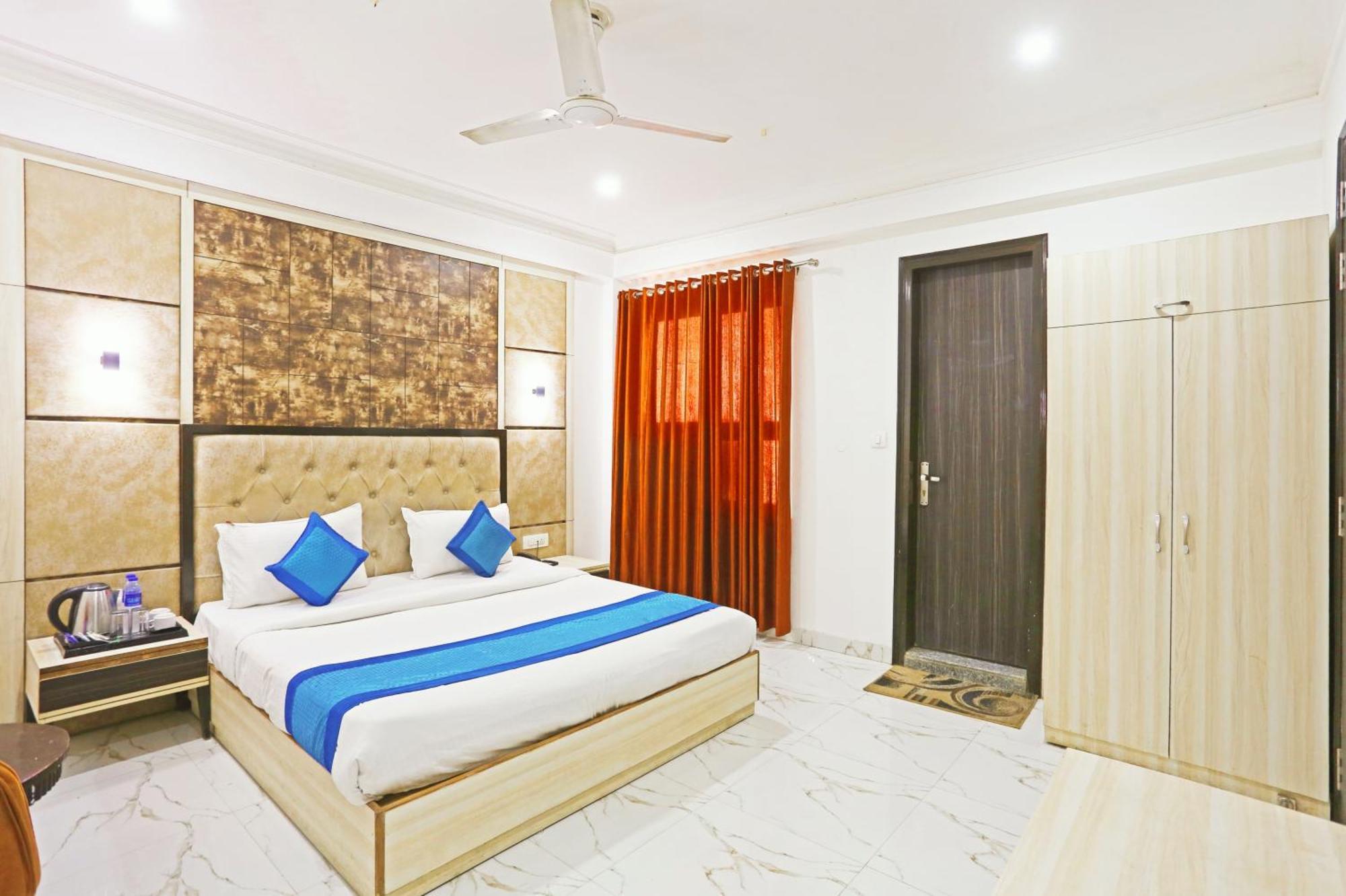 The Almora Residency - Complimentary Airport Trasnfer Hotel New Delhi Bagian luar foto