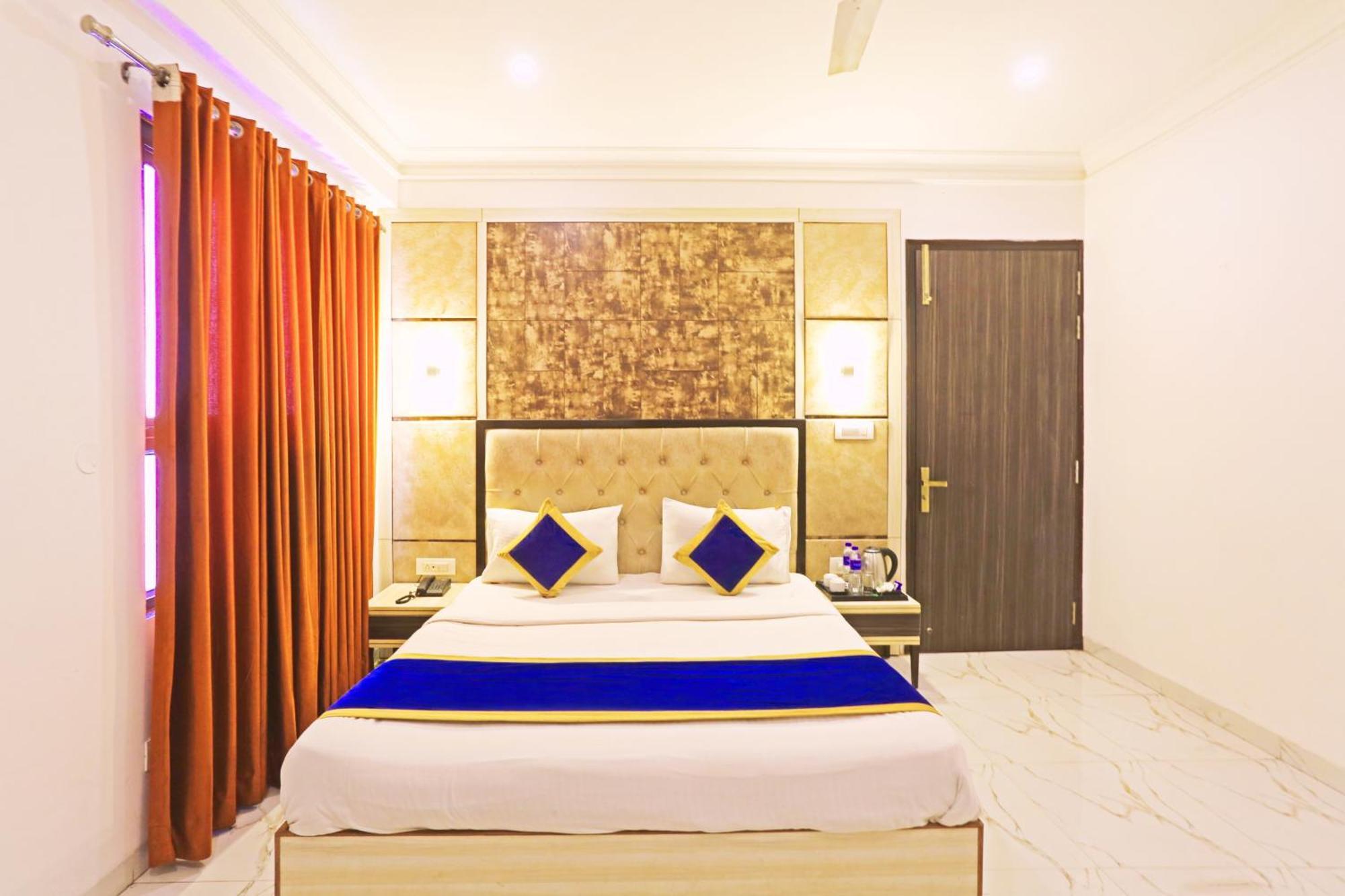 The Almora Residency - Complimentary Airport Trasnfer Hotel New Delhi Bagian luar foto