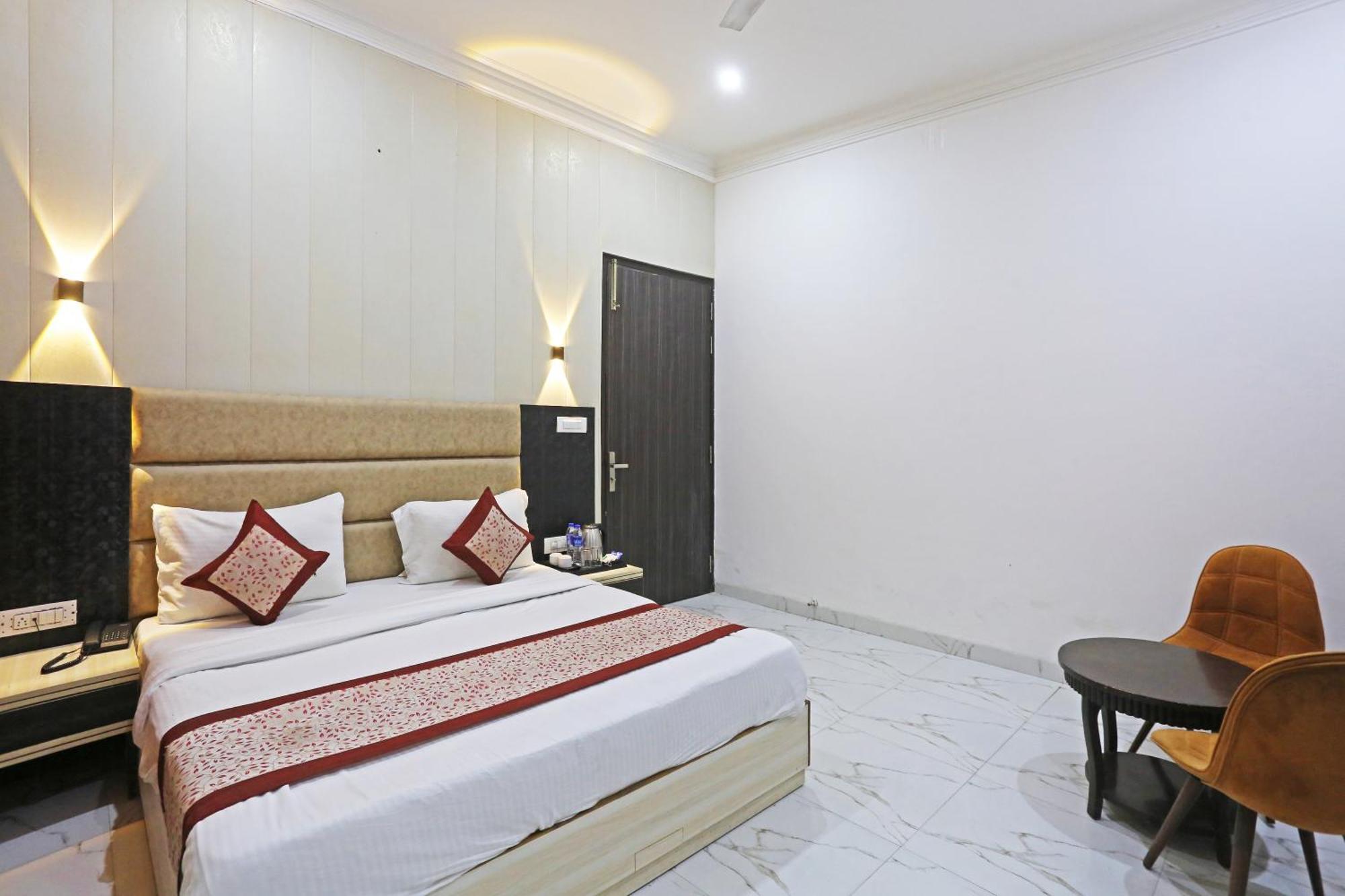 The Almora Residency - Complimentary Airport Trasnfer Hotel New Delhi Bagian luar foto