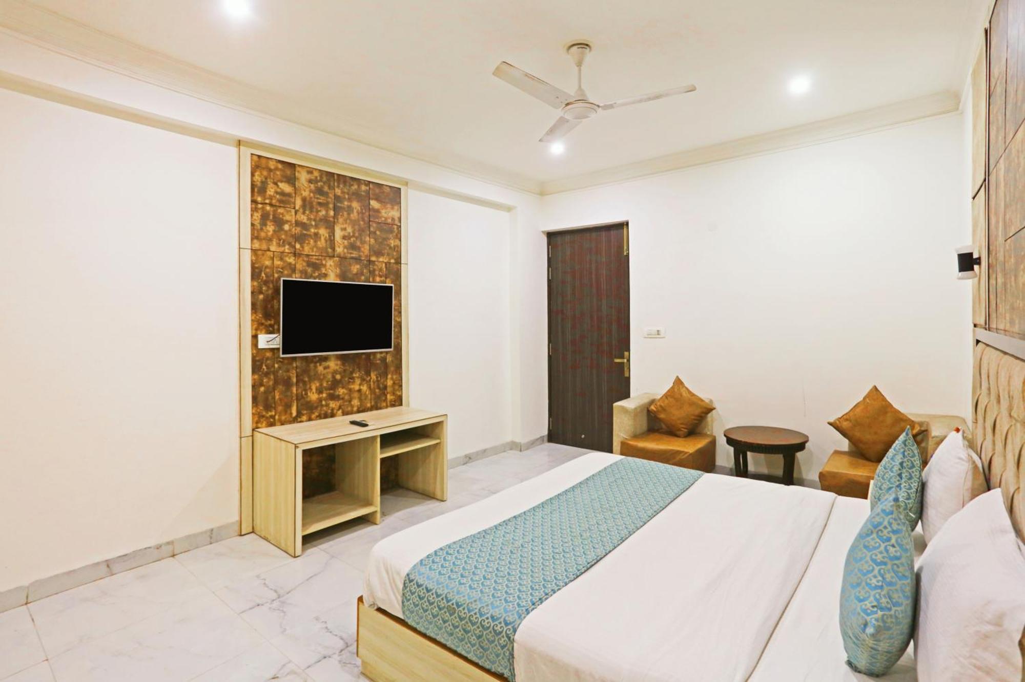 The Almora Residency - Complimentary Airport Trasnfer Hotel New Delhi Bagian luar foto