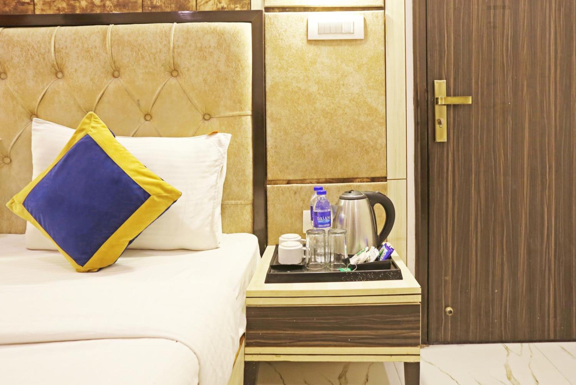 The Almora Residency - Complimentary Airport Trasnfer Hotel New Delhi Bagian luar foto