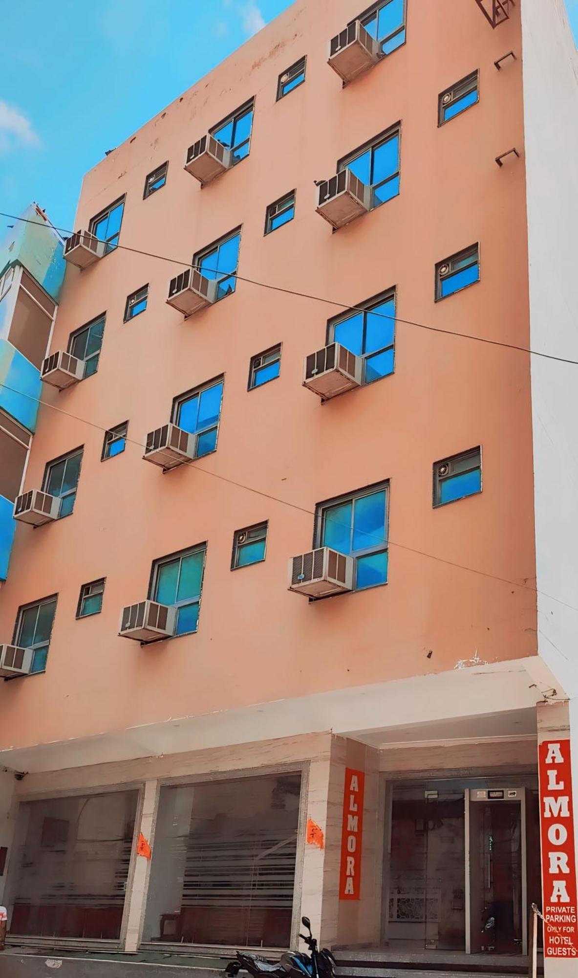 The Almora Residency - Complimentary Airport Trasnfer Hotel New Delhi Bagian luar foto