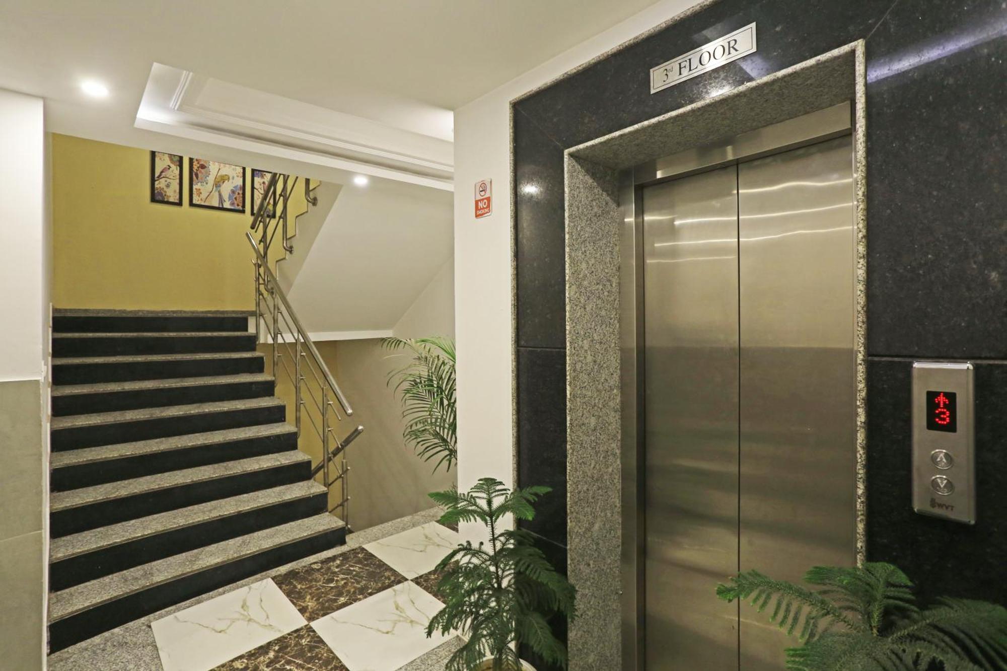 The Almora Residency - Complimentary Airport Trasnfer Hotel New Delhi Bagian luar foto