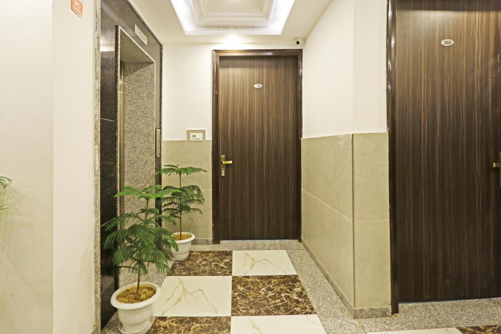 The Almora Residency - Complimentary Airport Trasnfer Hotel New Delhi Bagian luar foto