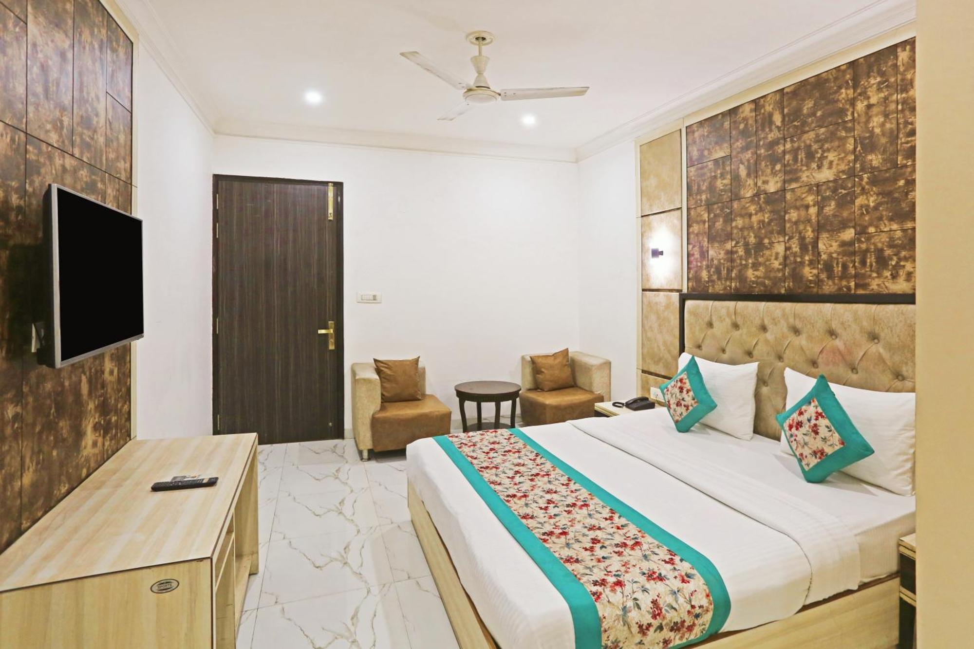 The Almora Residency - Complimentary Airport Trasnfer Hotel New Delhi Bagian luar foto