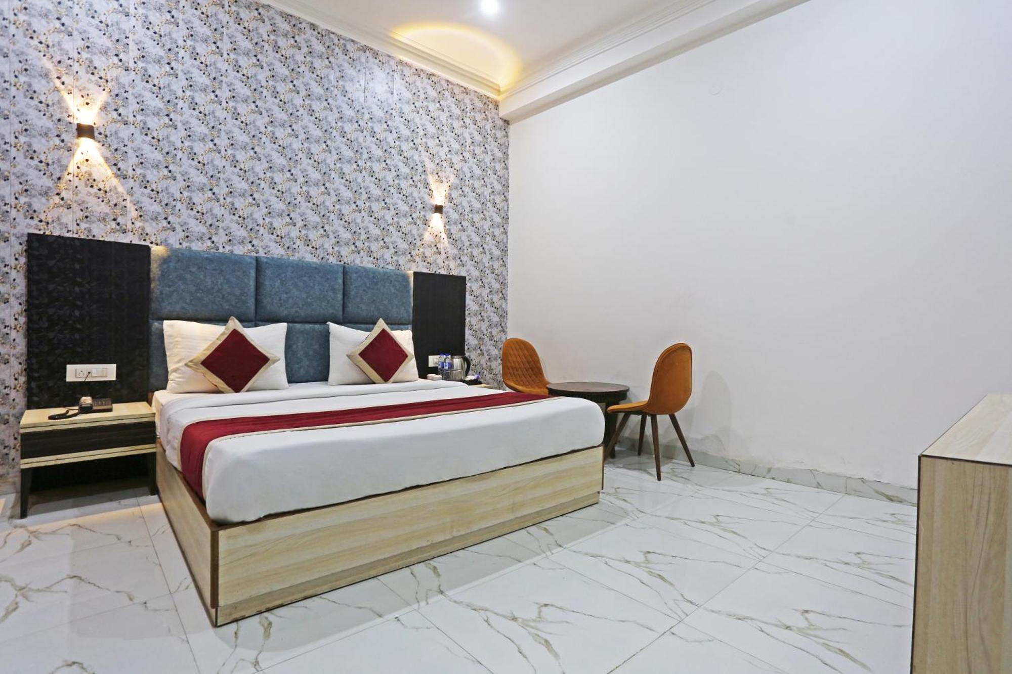 The Almora Residency - Complimentary Airport Trasnfer Hotel New Delhi Bagian luar foto