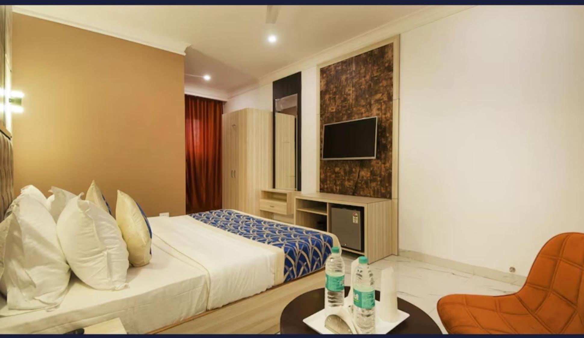 The Almora Residency - Complimentary Airport Trasnfer Hotel New Delhi Ruang foto