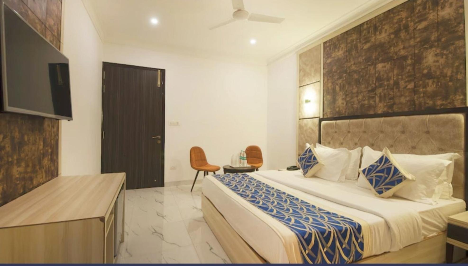 The Almora Residency - Complimentary Airport Trasnfer Hotel New Delhi Ruang foto