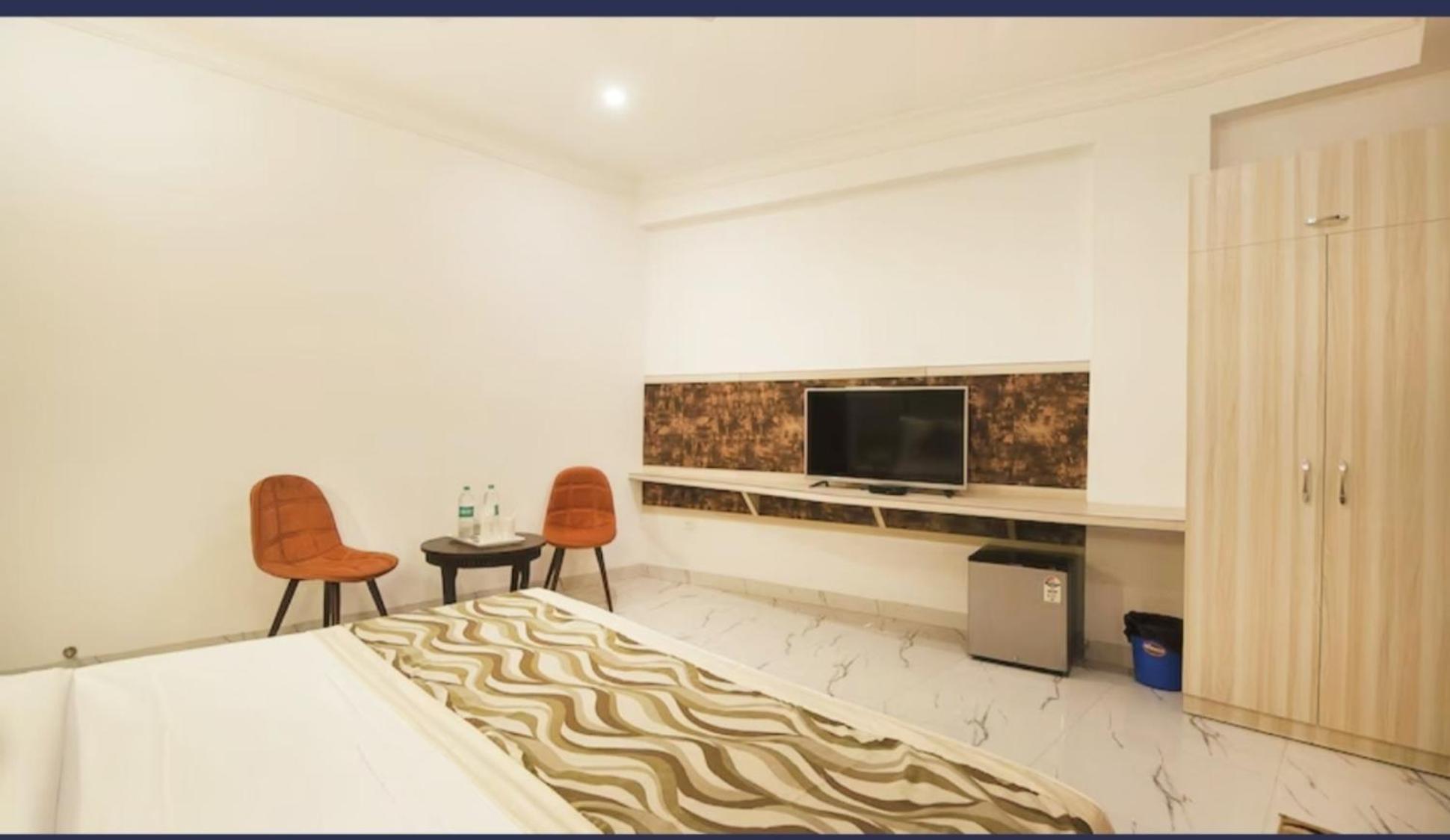 The Almora Residency - Complimentary Airport Trasnfer Hotel New Delhi Ruang foto