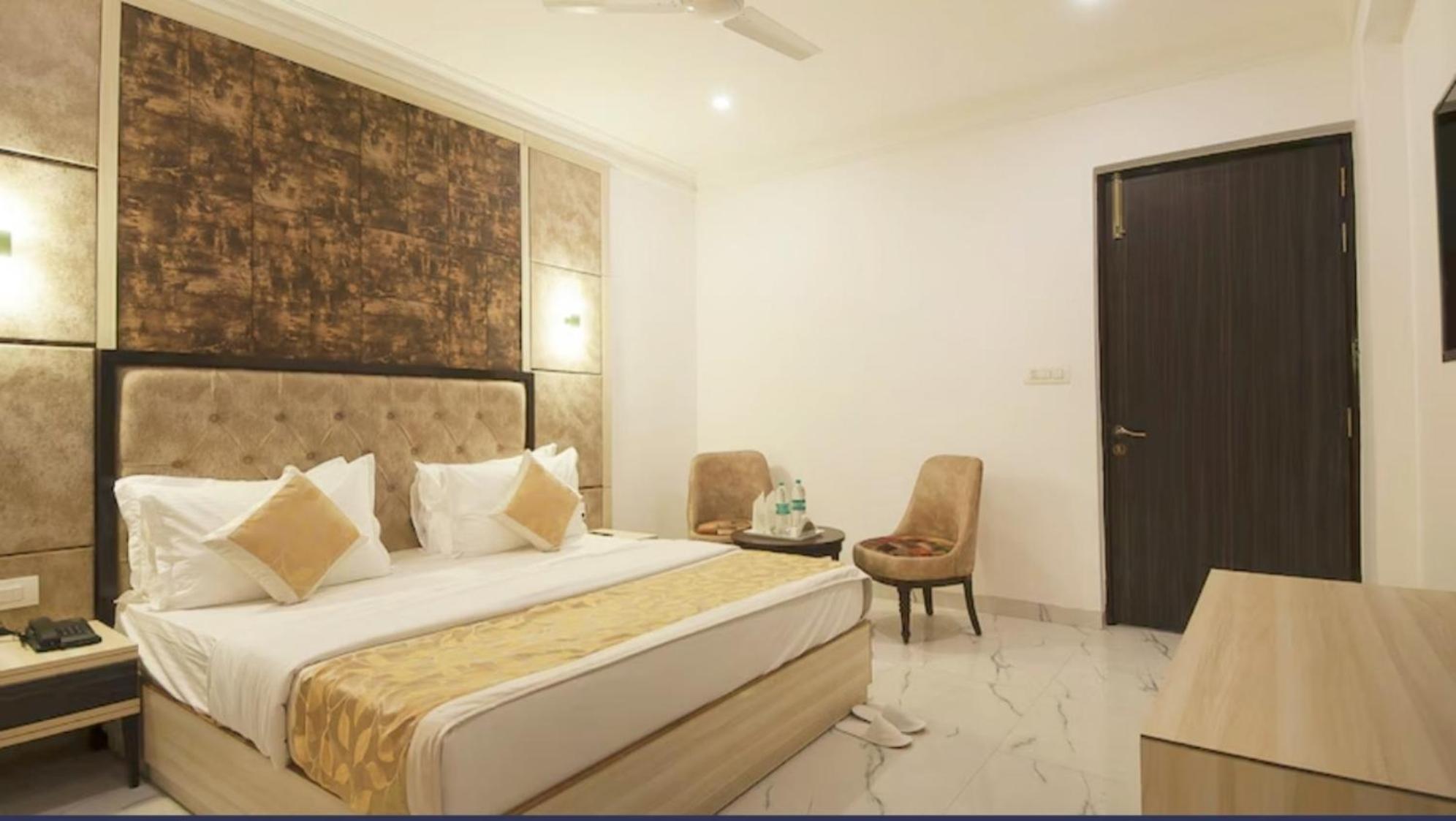The Almora Residency - Complimentary Airport Trasnfer Hotel New Delhi Ruang foto